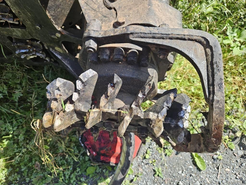 Komatsu 951 收穫機