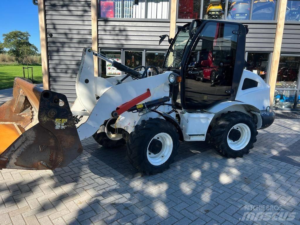 Yanmar 1201 輪胎式裝載機