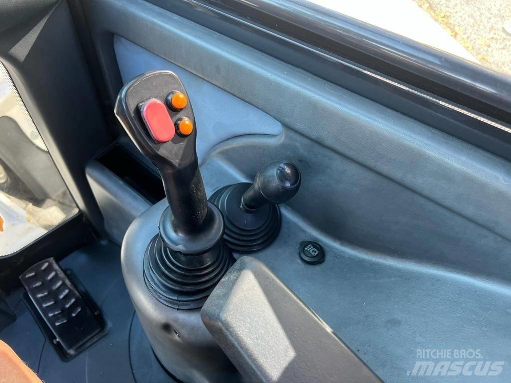 Yanmar 1201 輪胎式裝載機