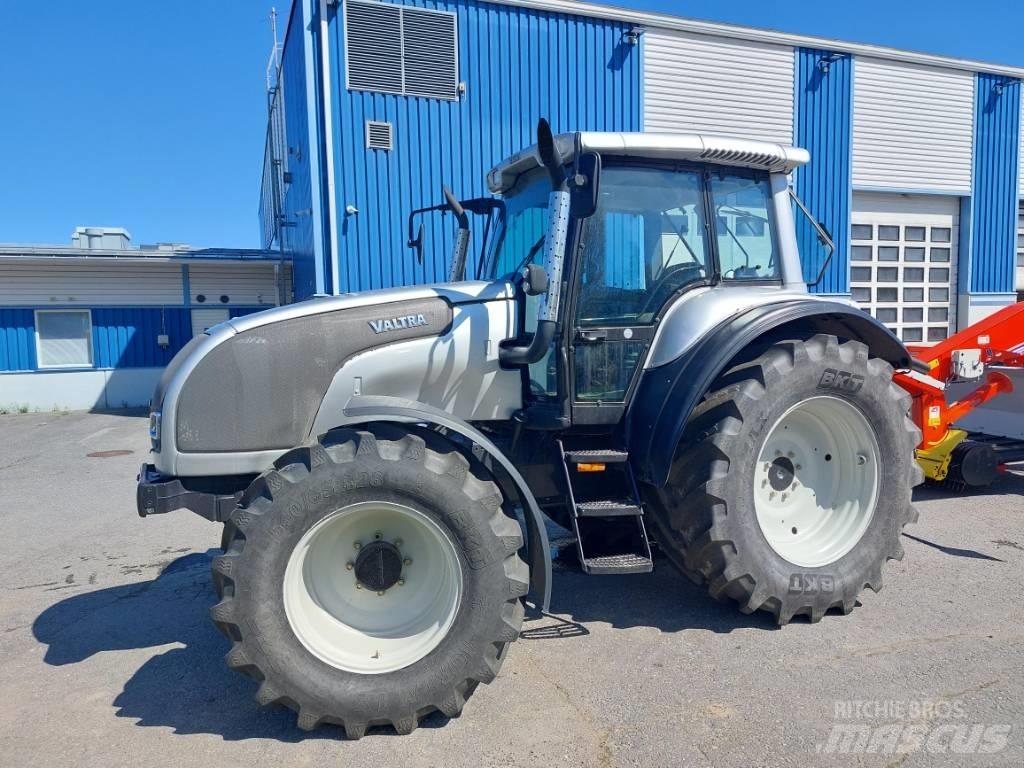 Valtra M 120 E 曳引機