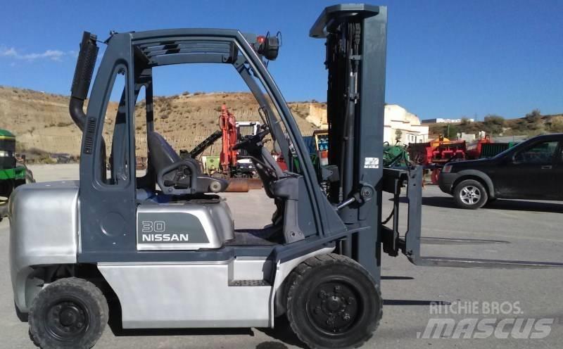 Nissan FGD02A30Q 柴油卡車