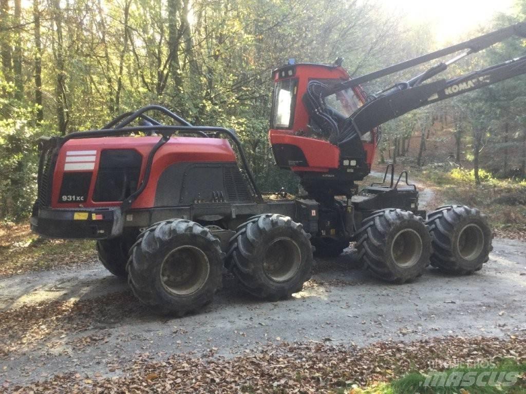 Komatsu 931 XC 收穫機