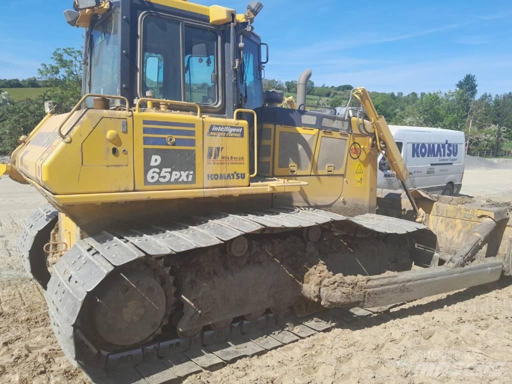 Komatsu D65PX-18 履帶推土機