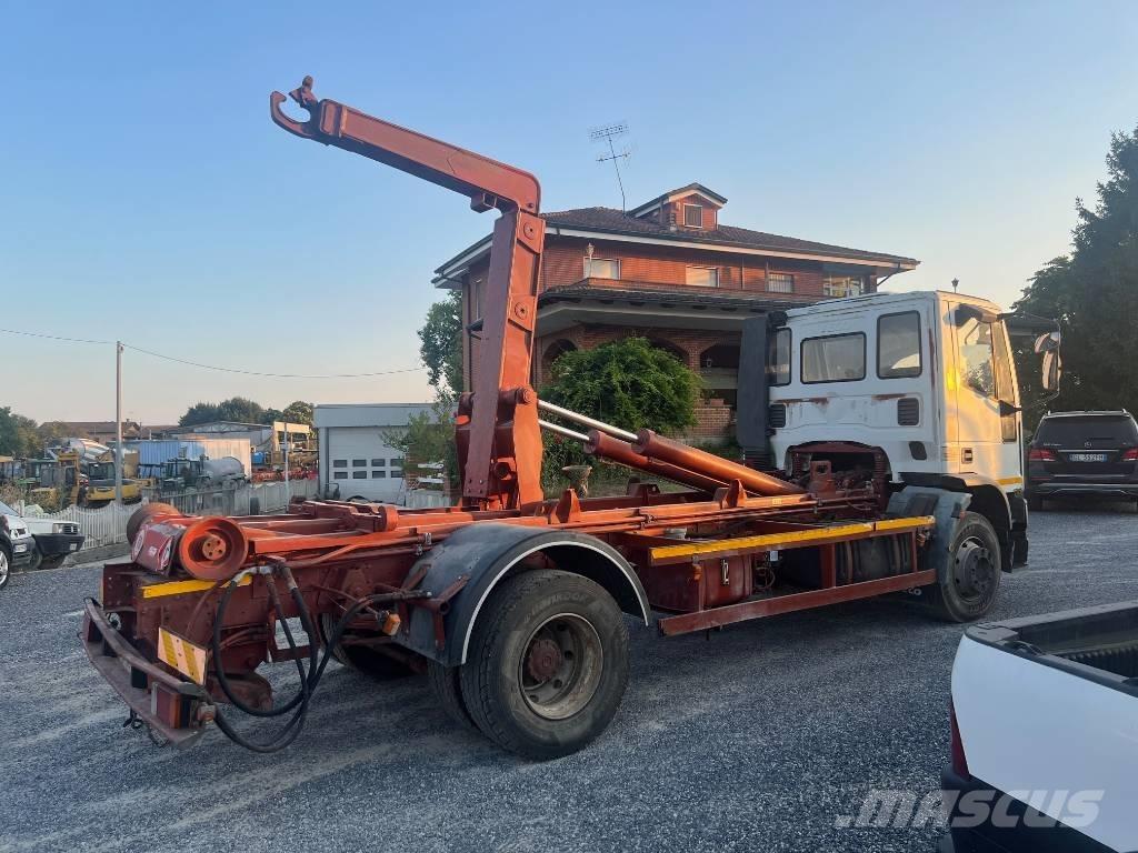 Iveco 150E 23 貨箱式卡車