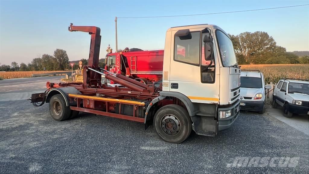 Iveco 150E 23 貨箱式卡車