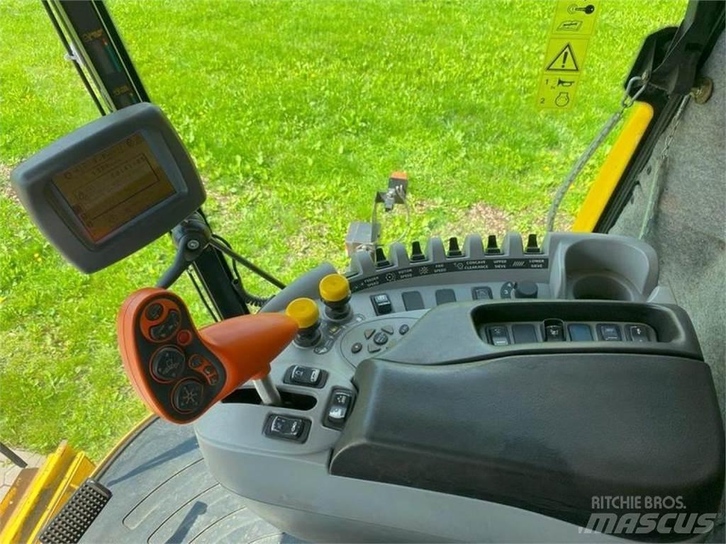 New Holland CX 880 聯合收穫機