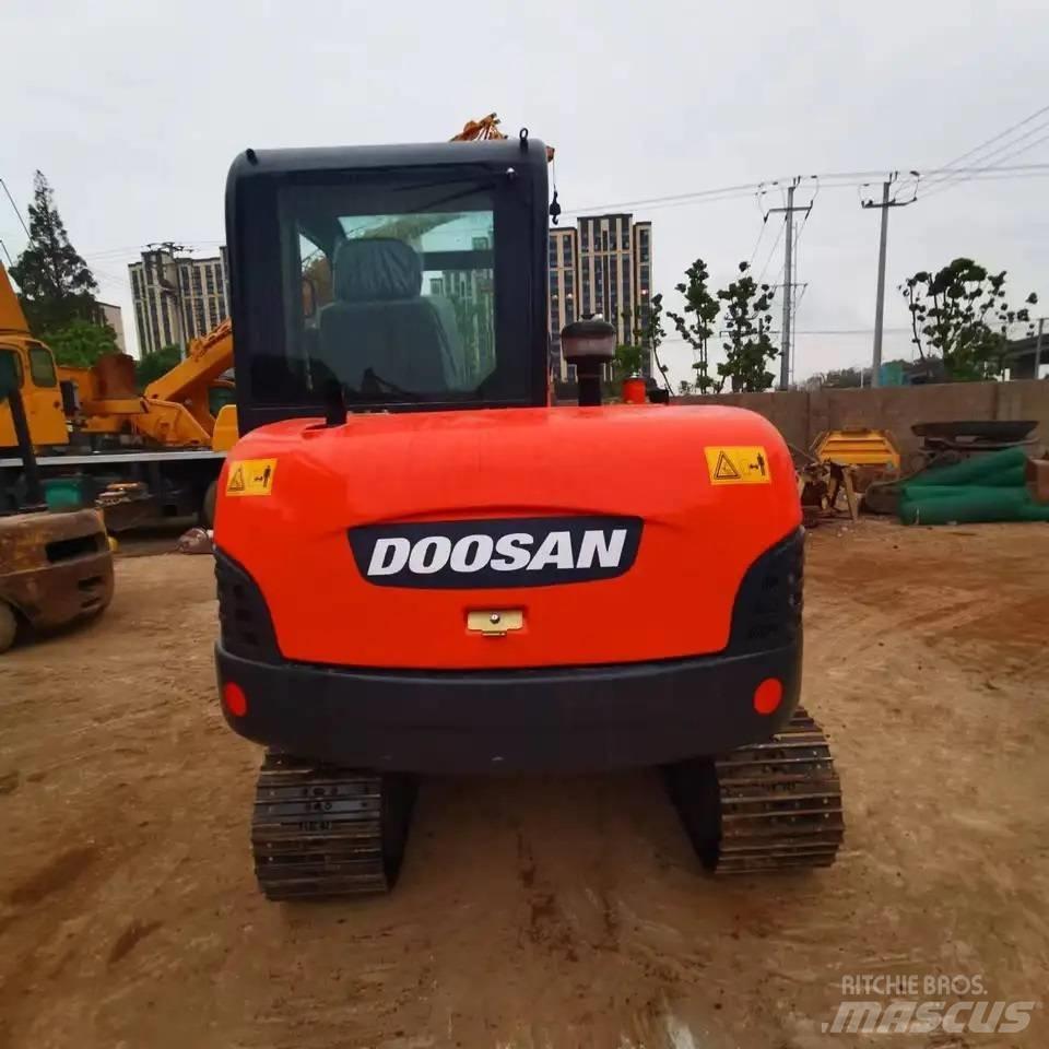 Doosan DH60-7 小型挖土機/掘鑿機<7t(小型挖掘機)