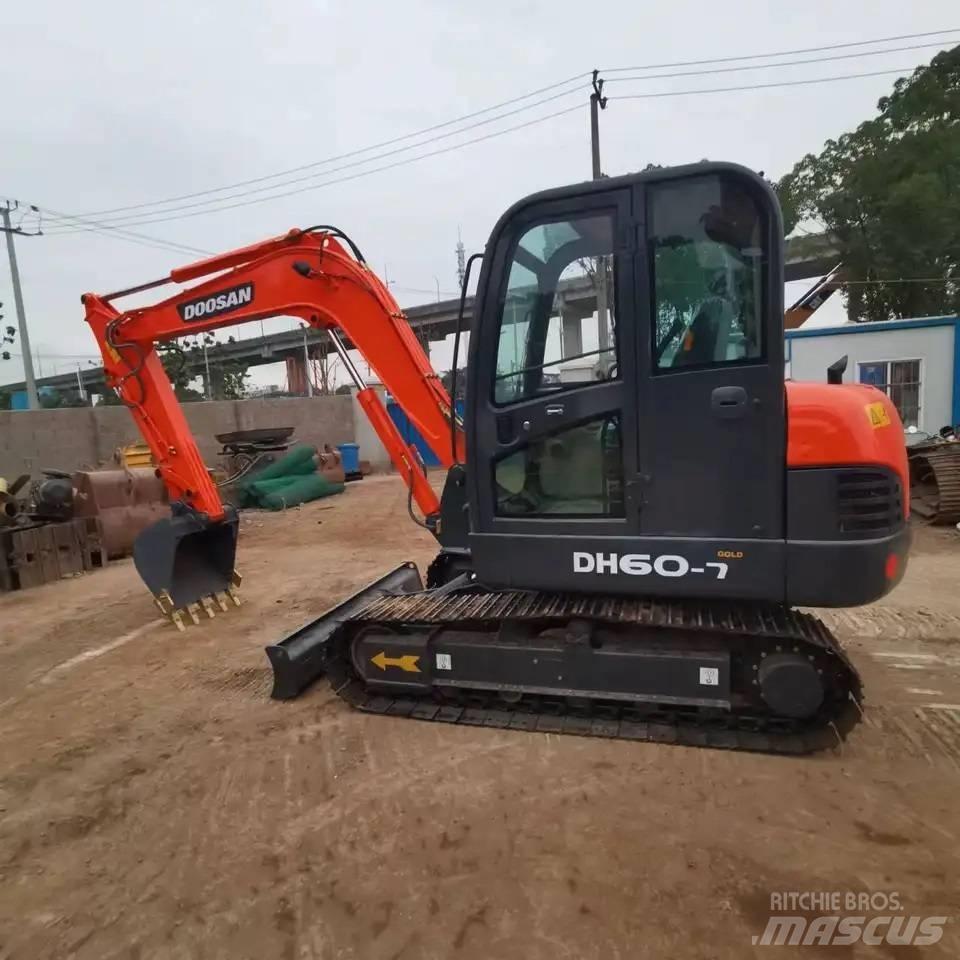 Doosan DH60-7 小型挖土機/掘鑿機<7t(小型挖掘機)