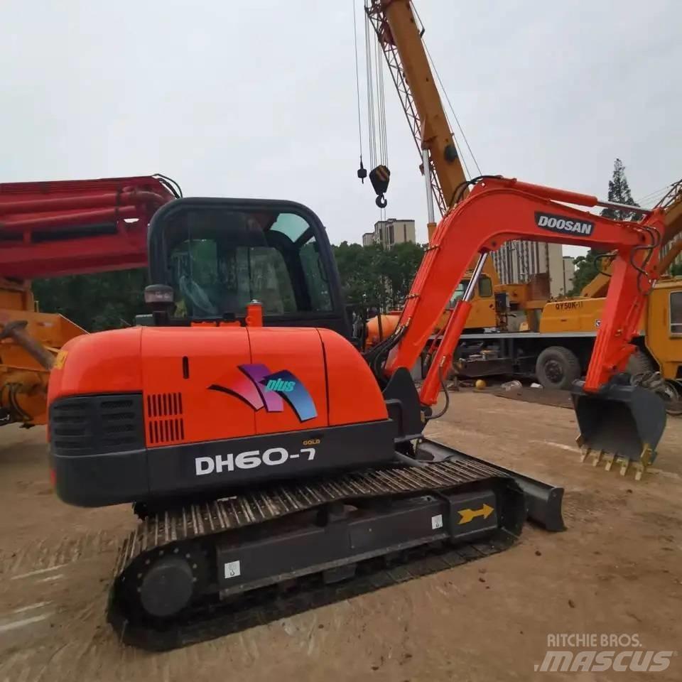 Doosan DH60-7 小型挖土機/掘鑿機<7t(小型挖掘機)