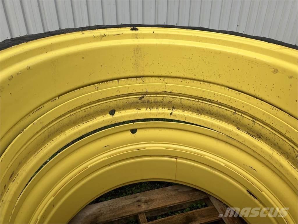 Taurus 270/95R44 輪胎、車輪和輪圈