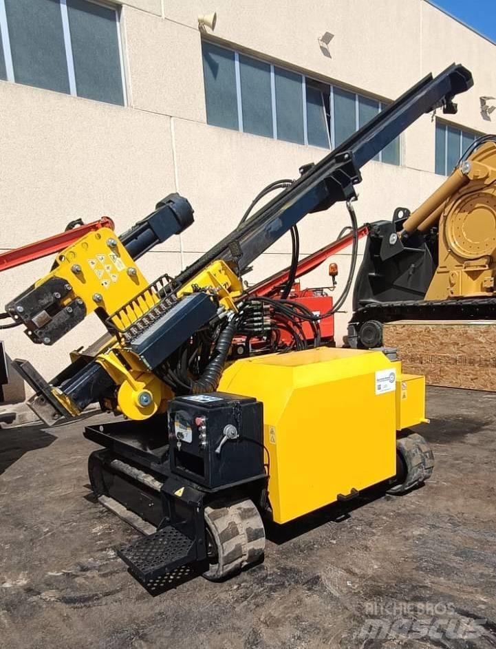  MGI Tonker 830 振動打樁機