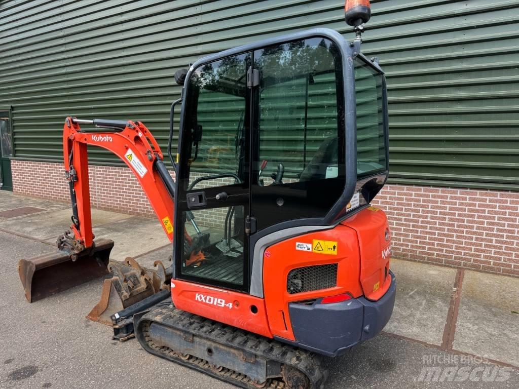 Kubota KX 019-4 小型挖土機/掘鑿機<7t(小型挖掘機)