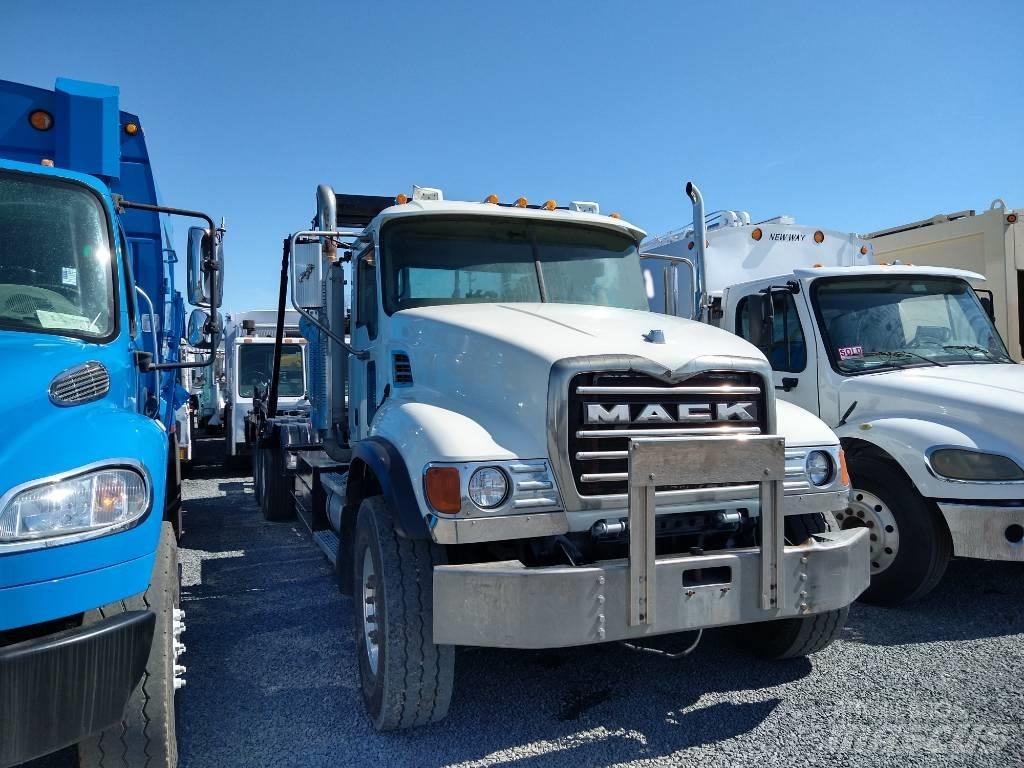 Mack GRANITE CV713 垃圾車