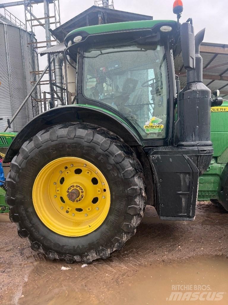 John Deere 8320 R 曳引機
