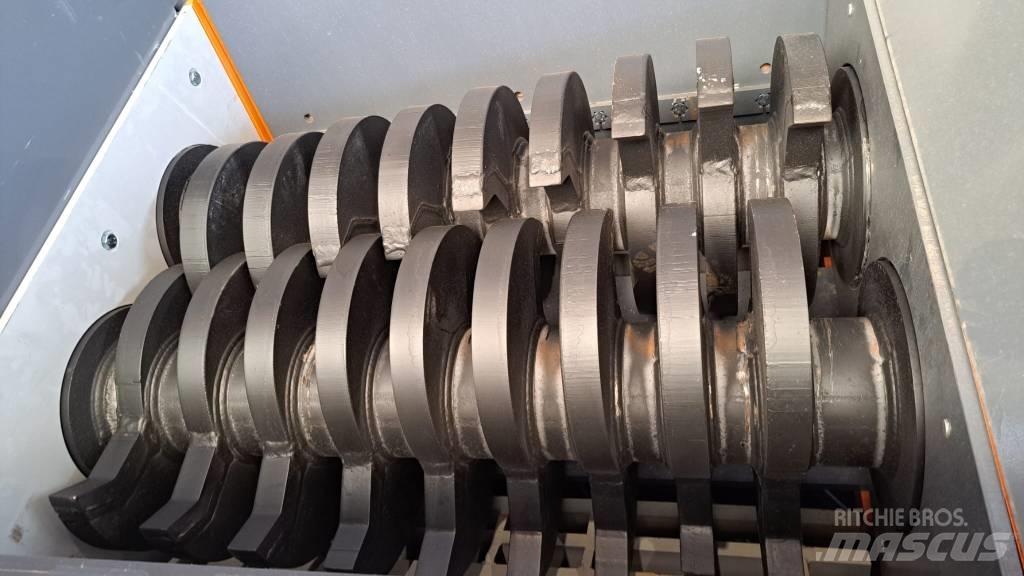 Arjes 300 Compactor 其他物料運輸工具