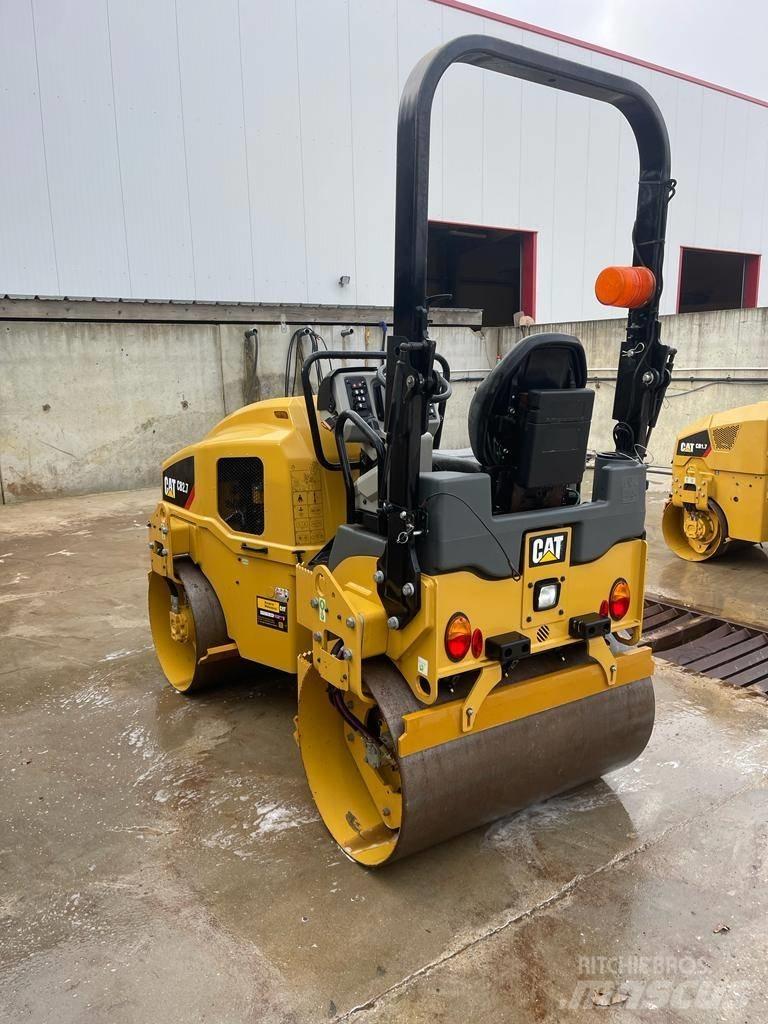 CAT CB 2.7 雙輪滾壓機