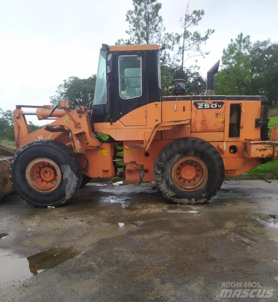 Doosan Mega 250 輪胎式裝載機