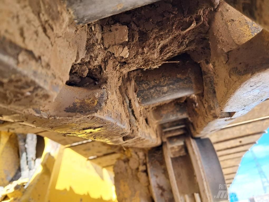 Komatsu D61PXI-24E0 履帶推土機