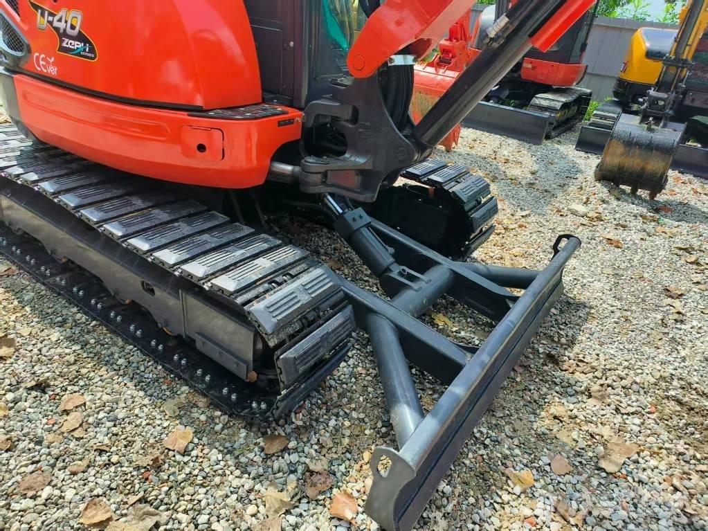 Kubota U 40 小型挖土機/掘鑿機<7t(小型挖掘機)