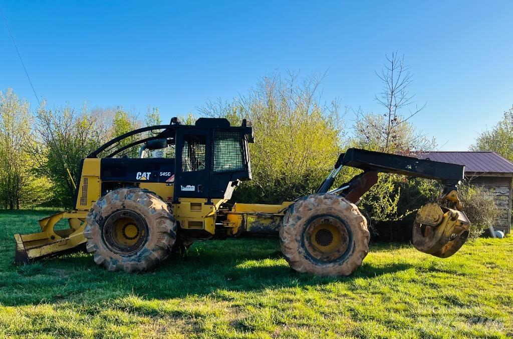 CAT 545 C 集材機