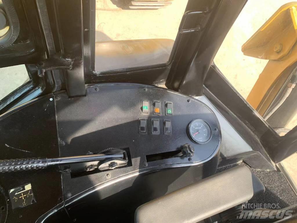 CAT 420 F2 反鏟裝載機