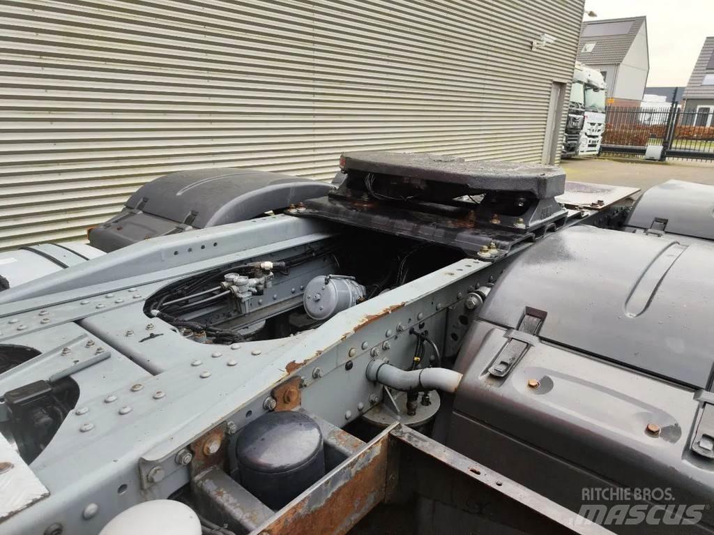 MAN TGX 33.580 6x4 曳引機組件