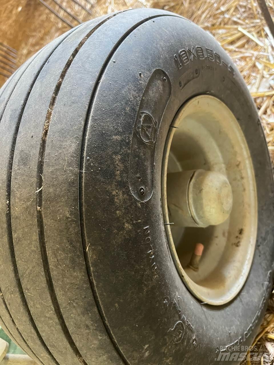 Krone 710/26T 堆草機