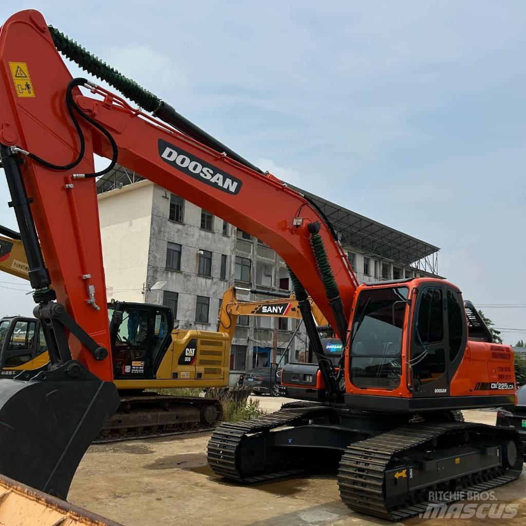 Doosan DX 225 LC 履帶式 挖土機/掘鑿機/挖掘機