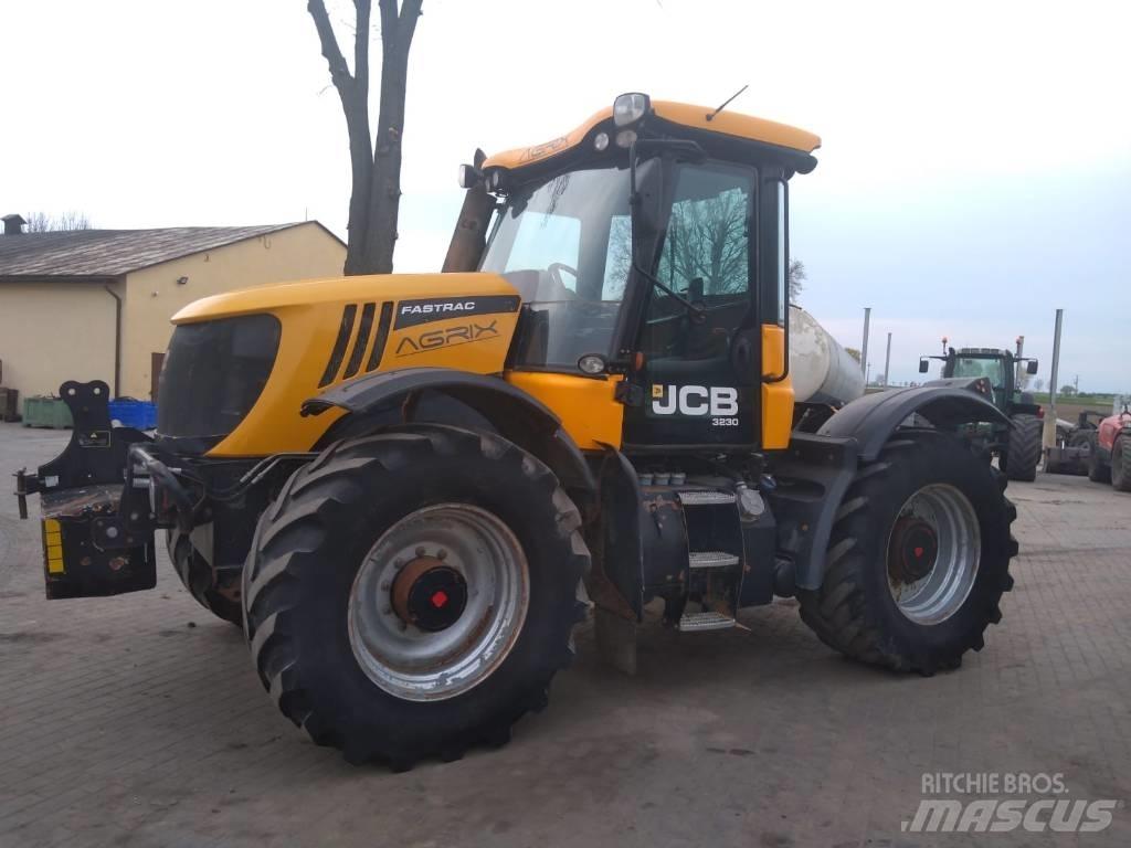 JCB Fastrac 3230 曳引機