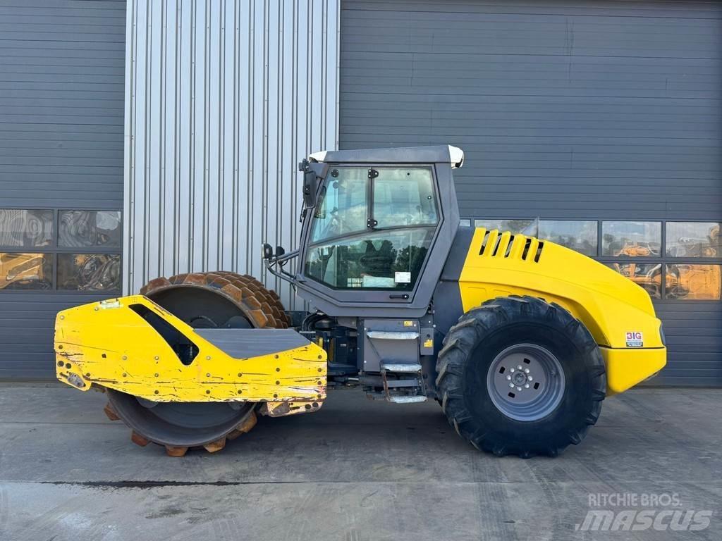 Hamm H13i P 單輪滾壓機