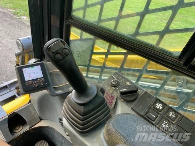 Gehl VT320 滑移轉向裝載機