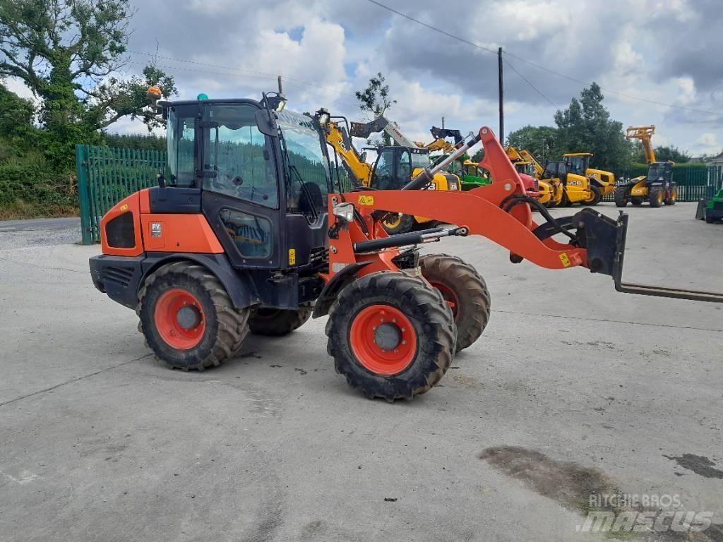 Kubota R 085 輪胎式裝載機