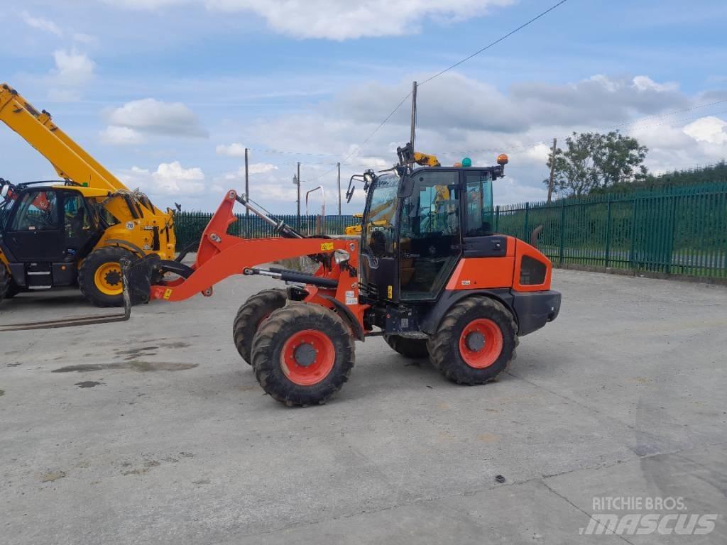 Kubota R 085 輪胎式裝載機