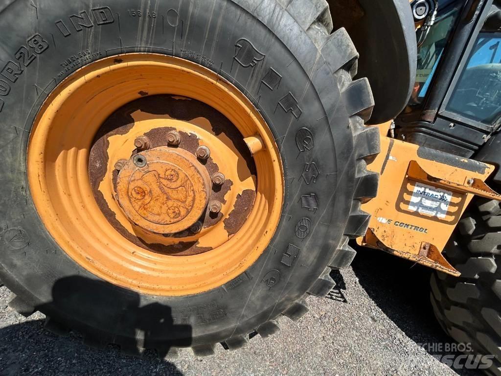 CASE 695 ST 反鏟裝載機
