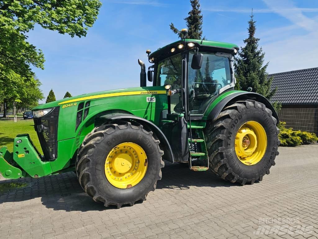 John Deere 8245 R 曳引機