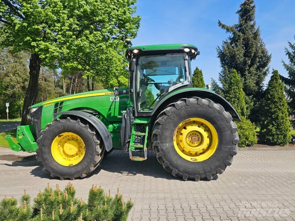 John Deere 8245 R 曳引機