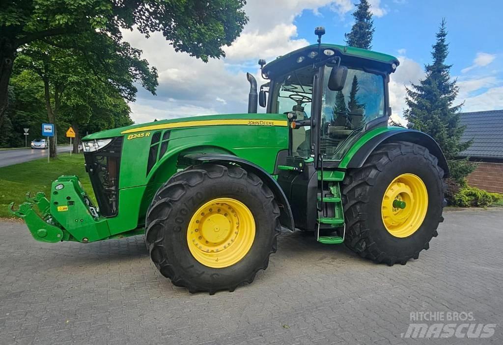 John Deere 8245 R 曳引機