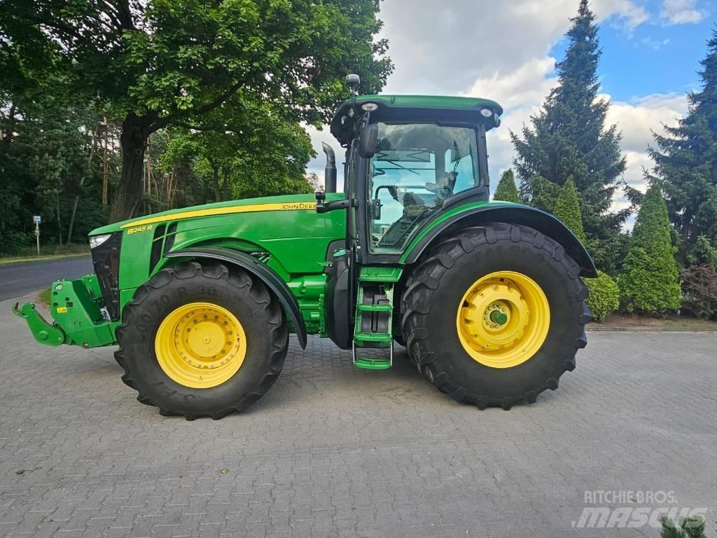 John Deere 8245 R 曳引機