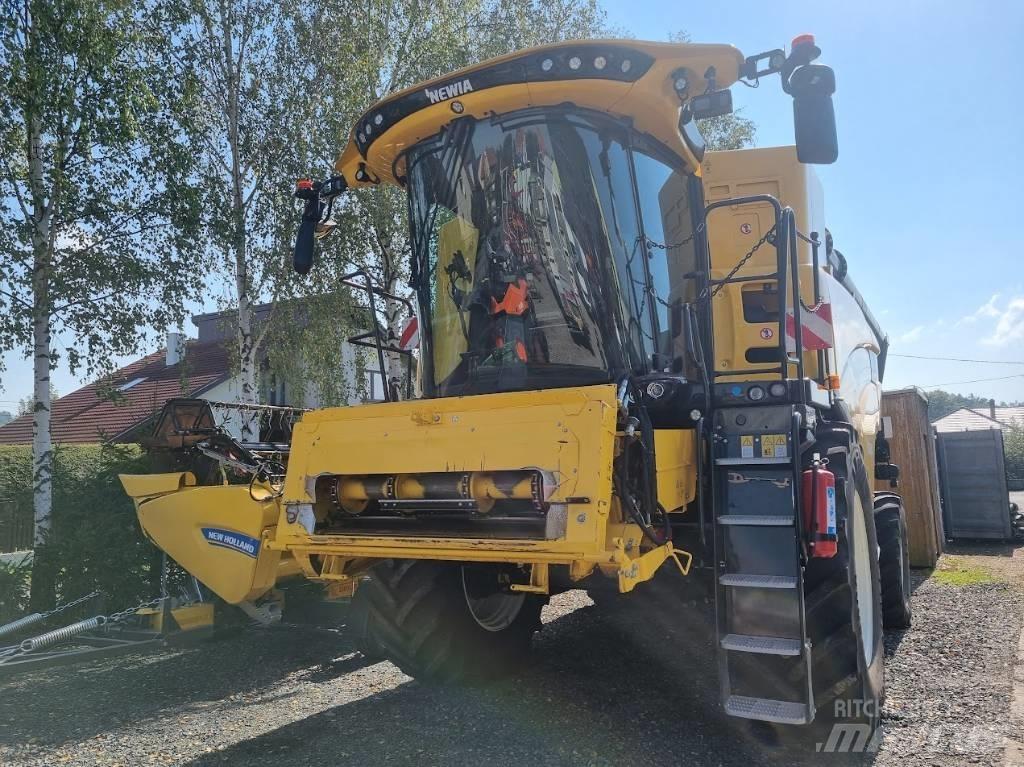 New Holland CX 8.70 聯合收穫機