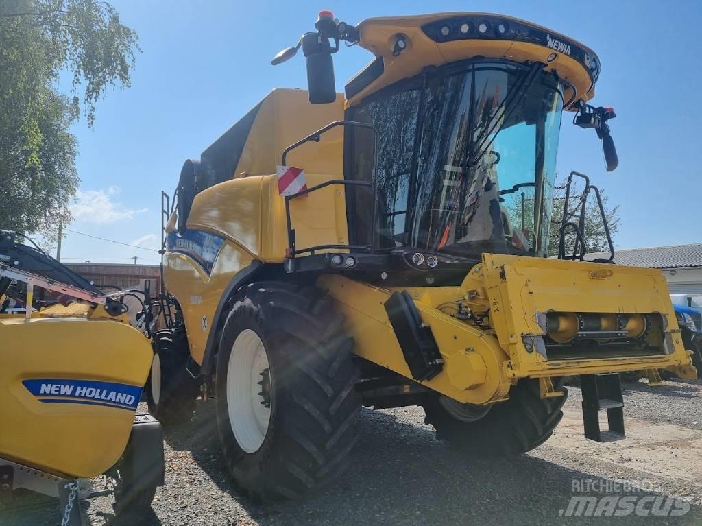 New Holland CX 8.70 聯合收穫機