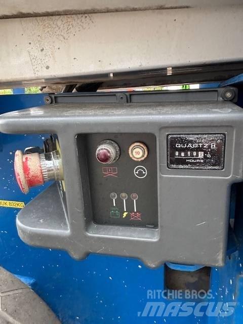 JLG 2030 ES 剪式升降機