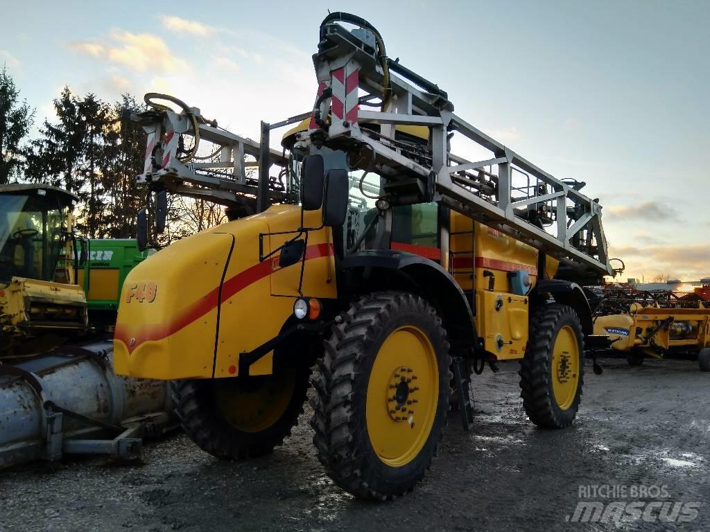 Artec F40 自走式噴霧機