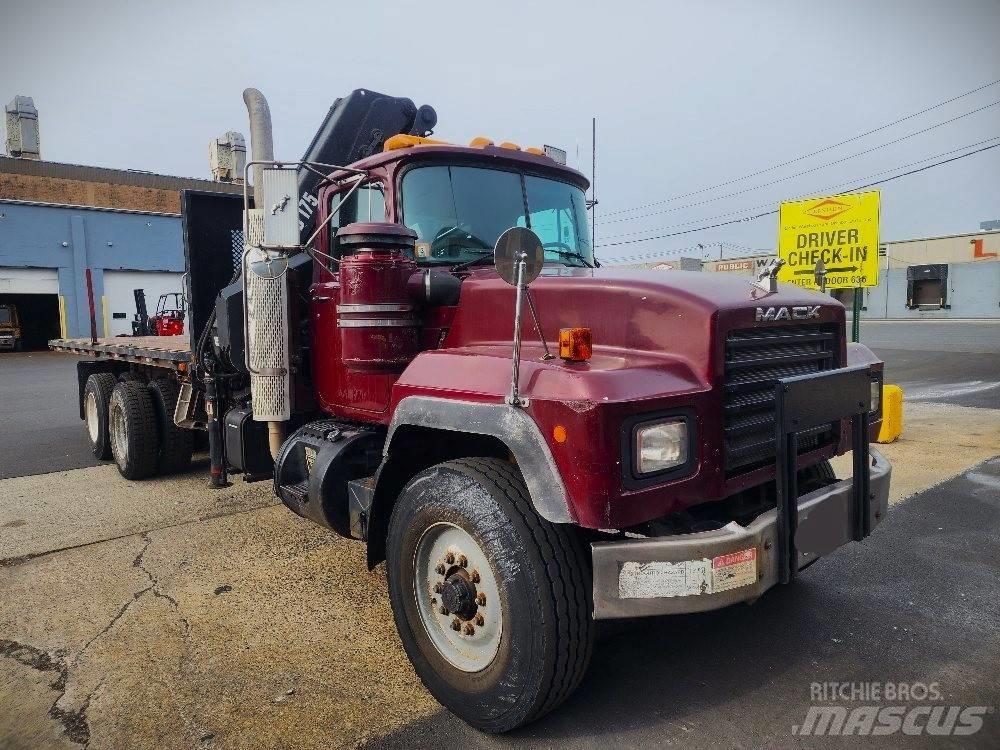 Mack RD 690 S 起重機卡車