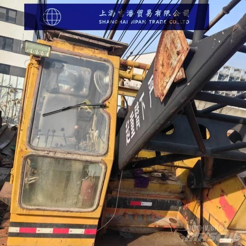 Hitachi KH180 履帶式起重機