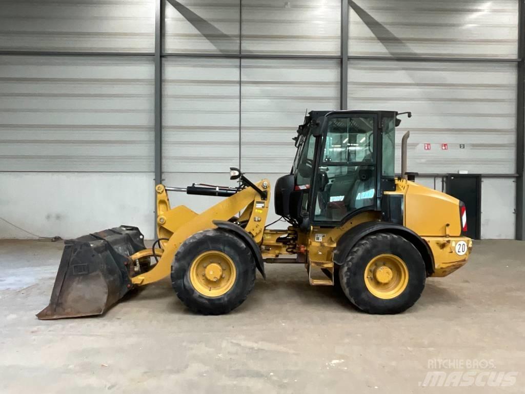 CAT 908 M 輪胎式裝載機
