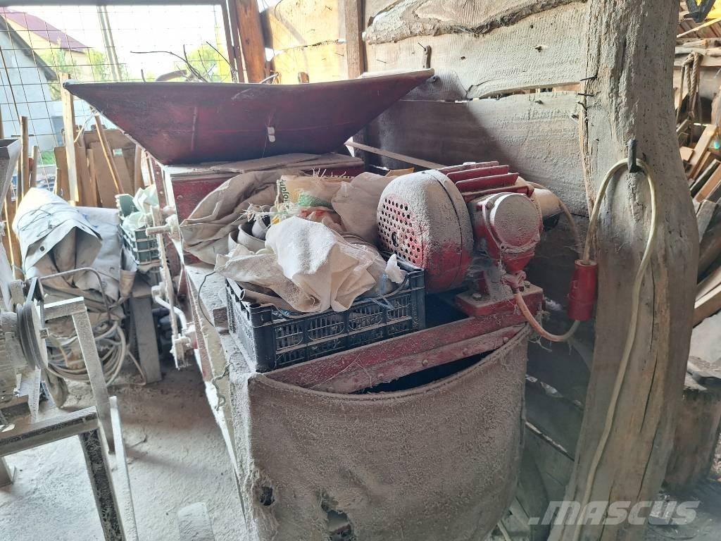  Morzsoló  kukorica 研磨機;軋機