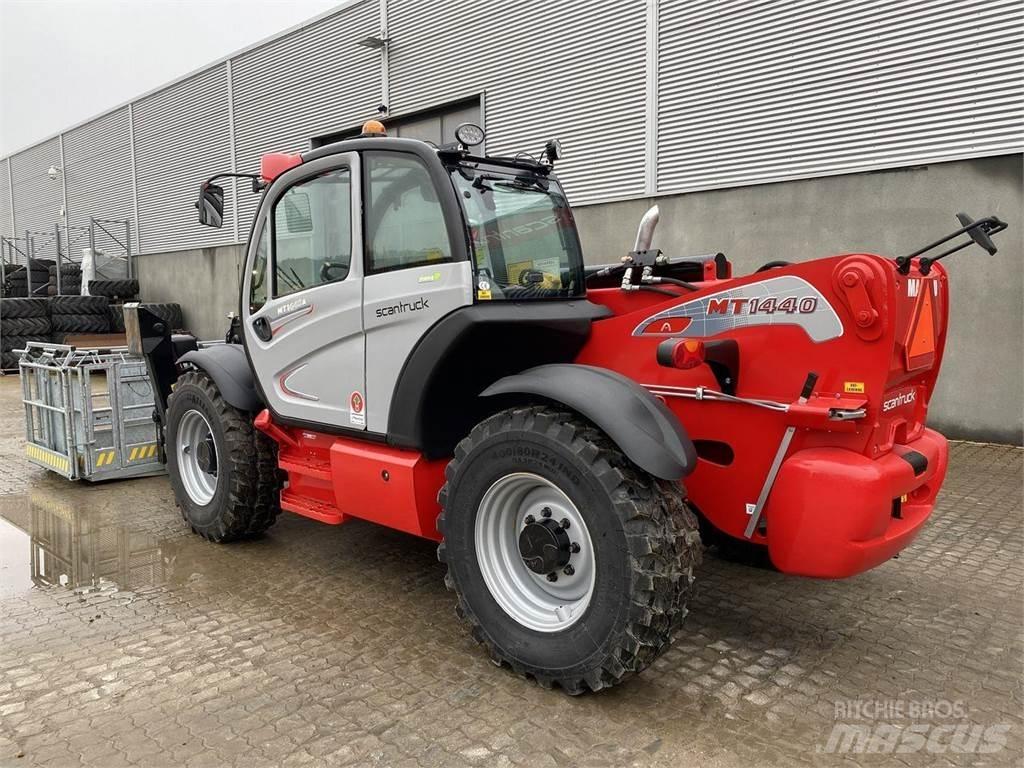 Manitou MT1440A 伸縮臂操作車