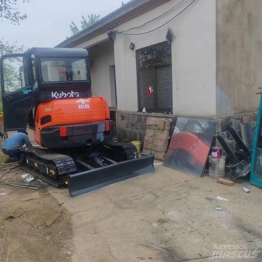 Kubota U 35 小型挖土機/掘鑿機<7t(小型挖掘機)