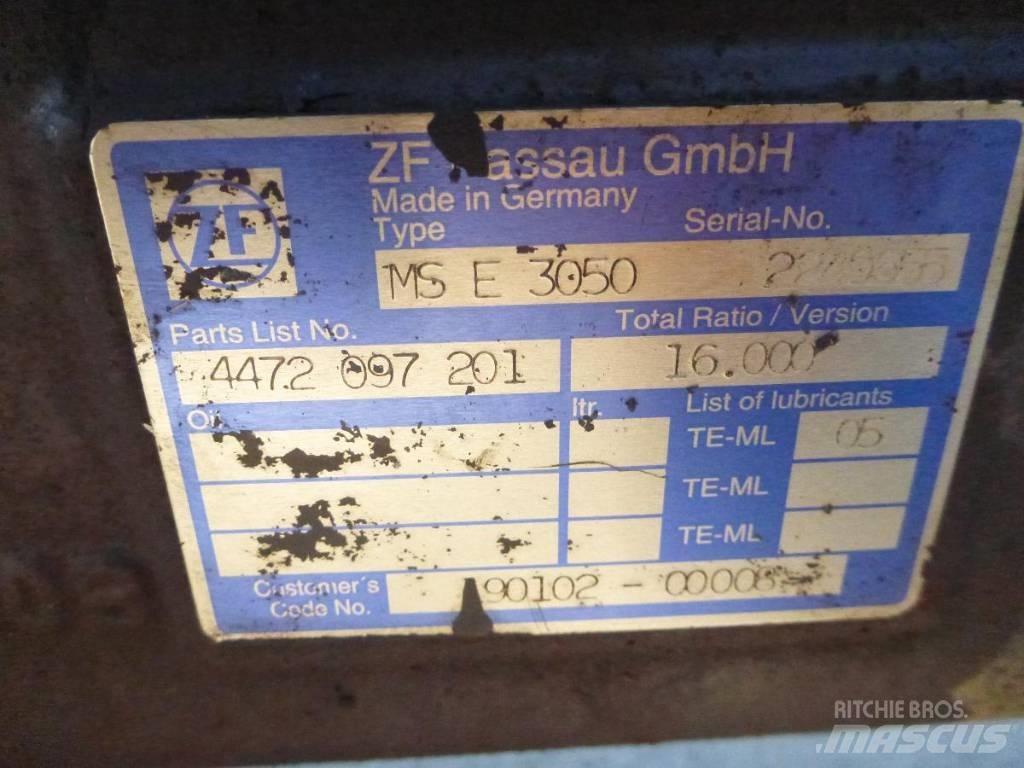 GM Doosan DX140W 軸