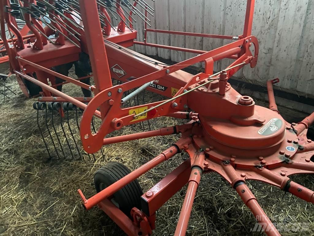 Kuhn GA4321 堆草機